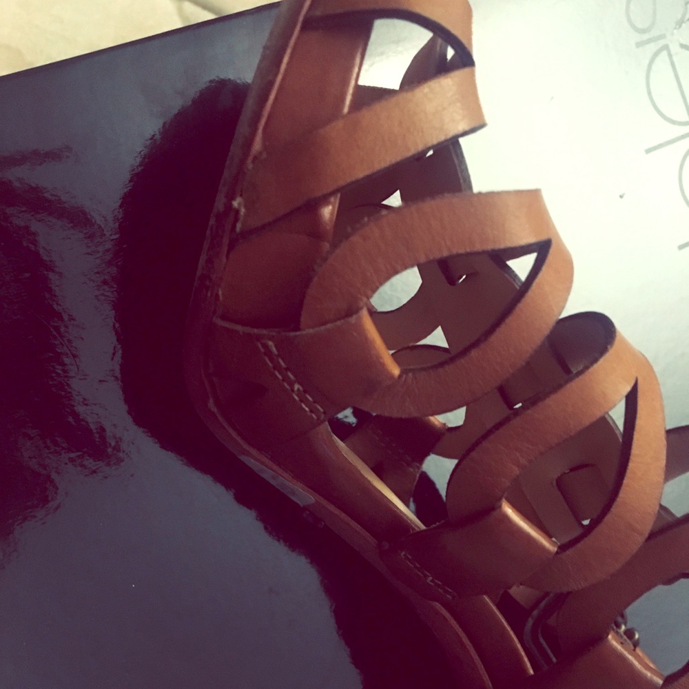 Schutz beautiful caramel brown heels